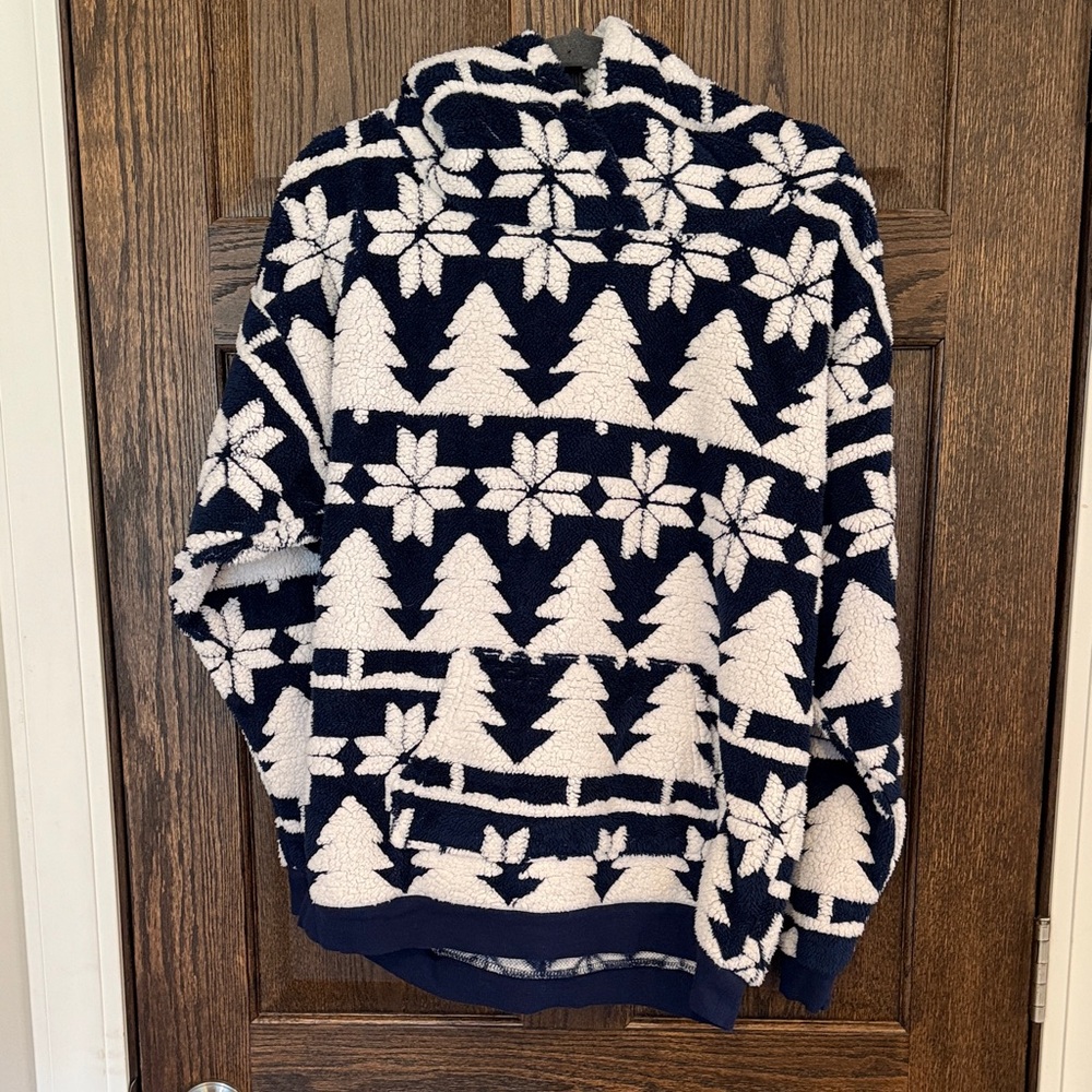 Vera Bradley Navy and White Tree Snowflake Sherpa Hoodie